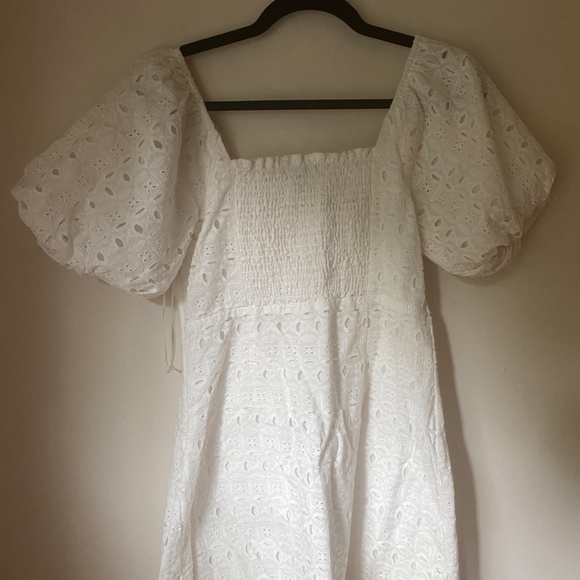 white Windsor dress small - Picture 3 of 3